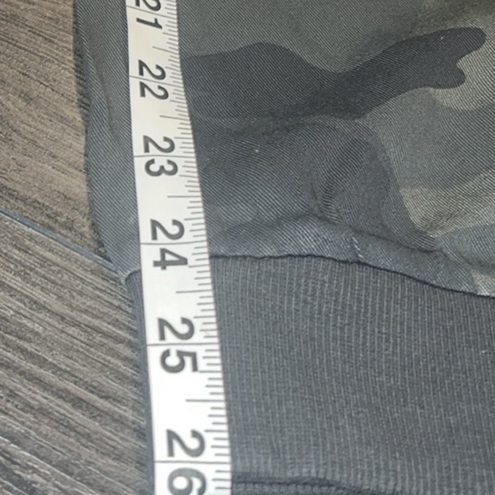 Splendid Woven Camo Green Lightweight Jogger Pants Size Large - Picture 11 of 12